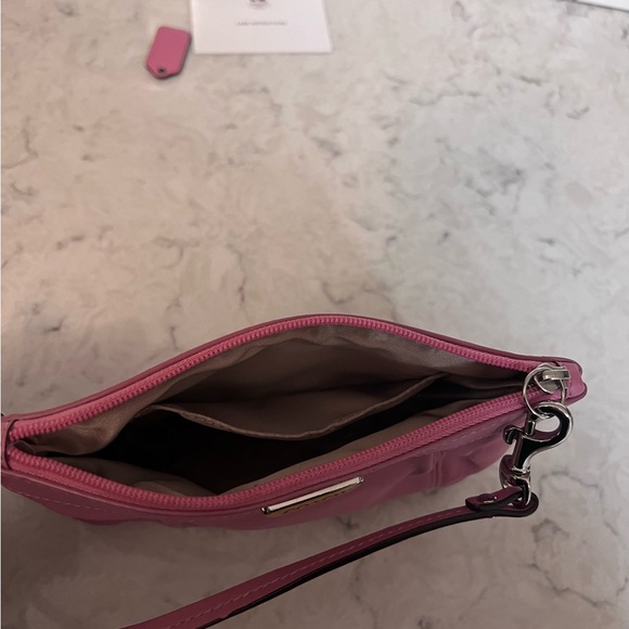 Vintage Coach Leather Wristlet - Picture 5 of 14